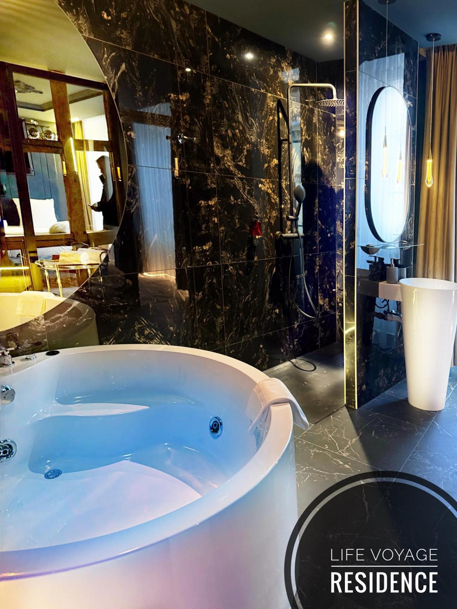 Life Voyage Residence & Spa - Strasbourg'S City Center Luxury Experience Экстерьер фото